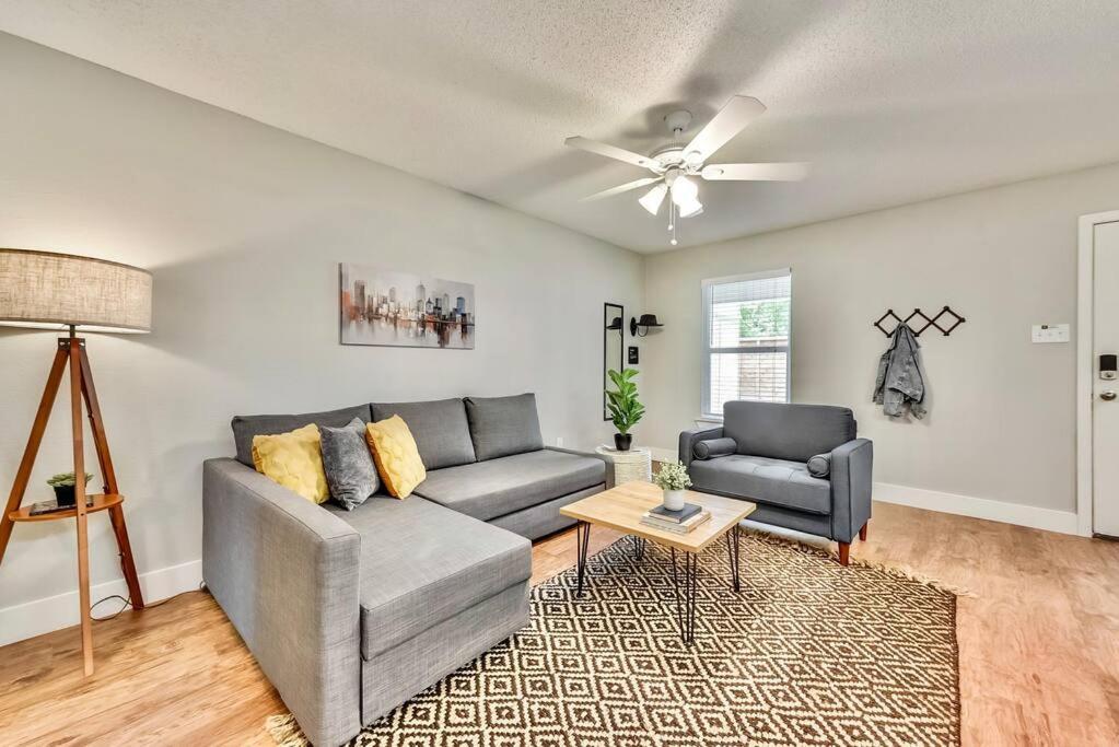 Hello Gorgeous Flat Near Downtown! Apartment Dallas Luaran gambar