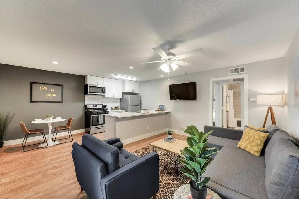 Hello Gorgeous Flat Near Downtown! Apartment Dallas Luaran gambar