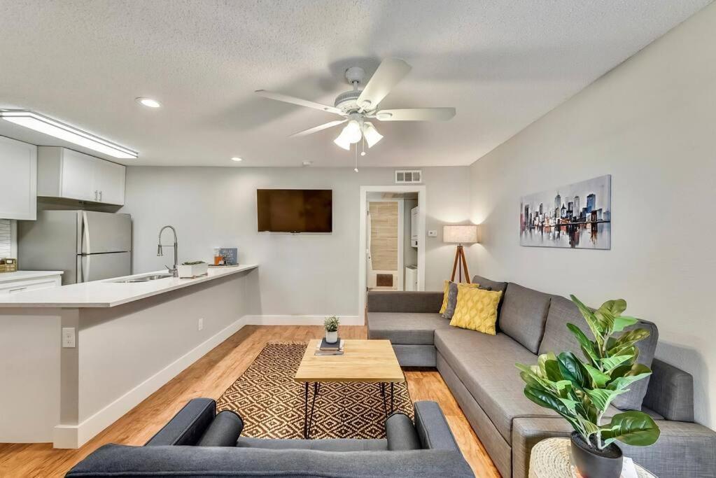 Hello Gorgeous Flat Near Downtown! Apartment Dallas Luaran gambar