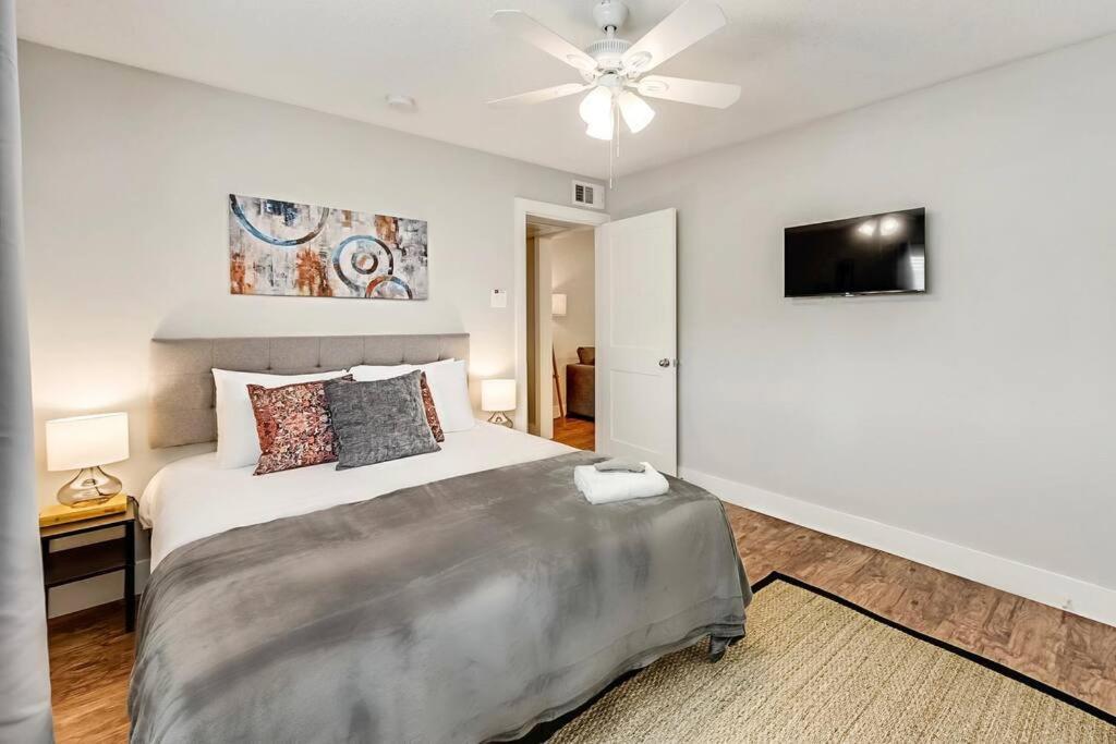 Hello Gorgeous Flat Near Downtown! Apartment Dallas Luaran gambar